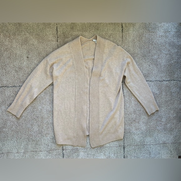 Vince Ribbed Placket Cardigan Size M Sand / Beige Wool & Cashmere EUC D - Picture 2 of 10